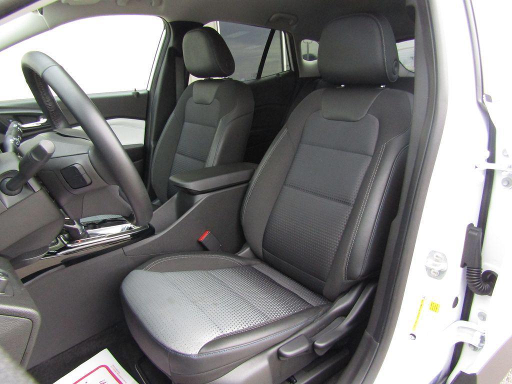 used 2025 Chevrolet Trax car, priced at $20,995