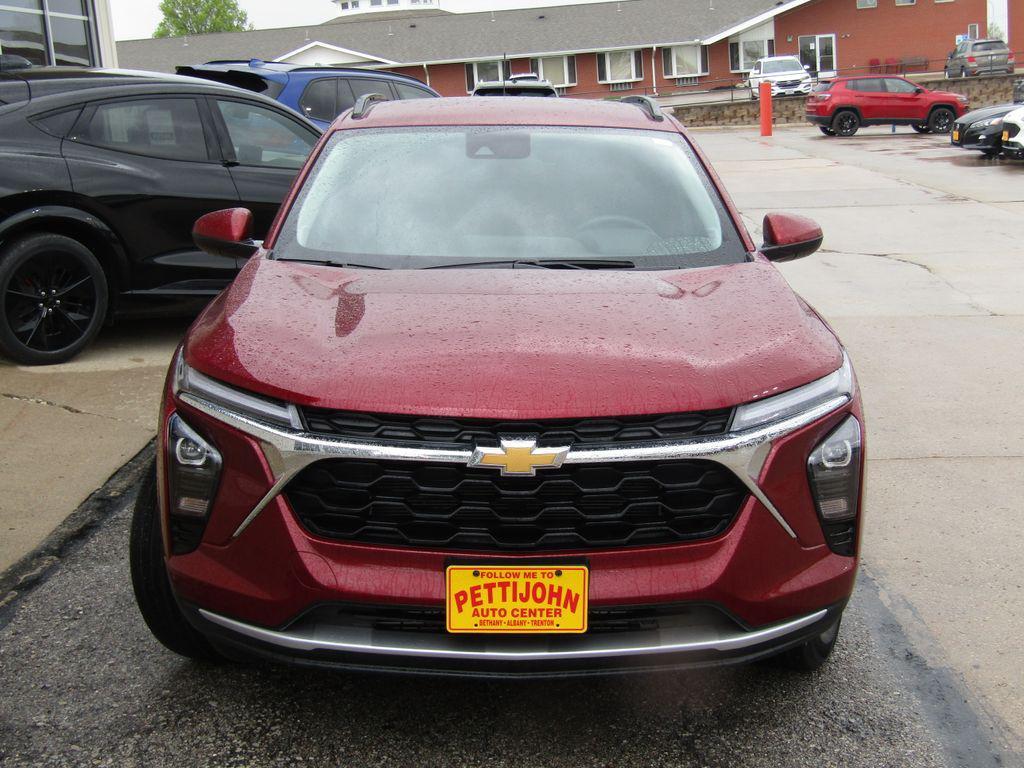 used 2025 Chevrolet Trax car, priced at $22,500