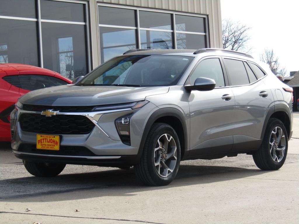 used 2025 Chevrolet Trax car, priced at $20,995