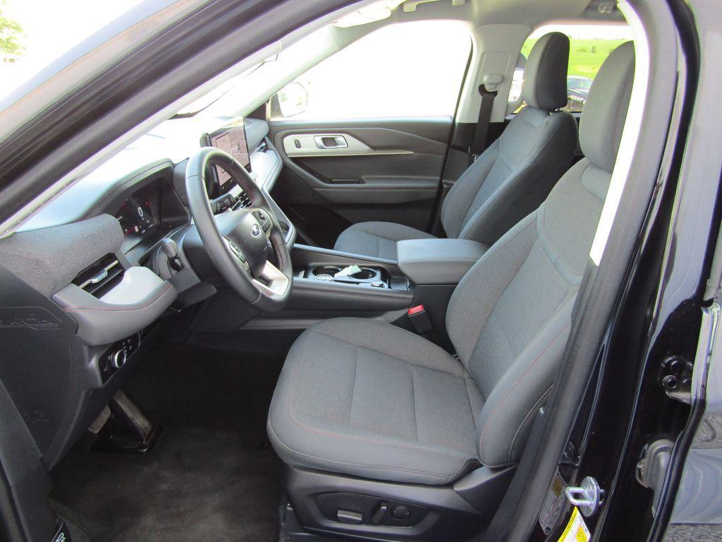 used 2025 Ford Explorer car, priced at $39,500