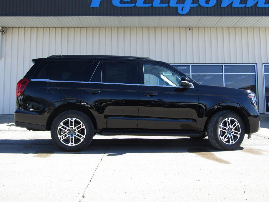 new 2026 Ford Expedition car, priced at $72,385