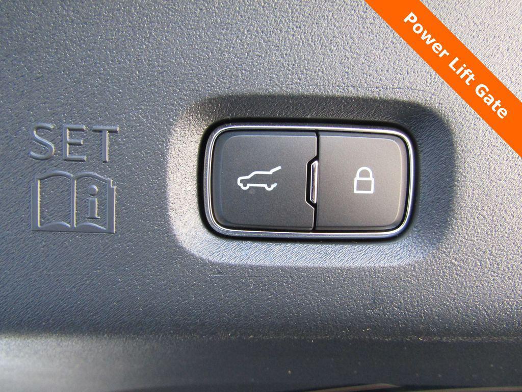 new 2026 Ford Expedition car, priced at $72,385