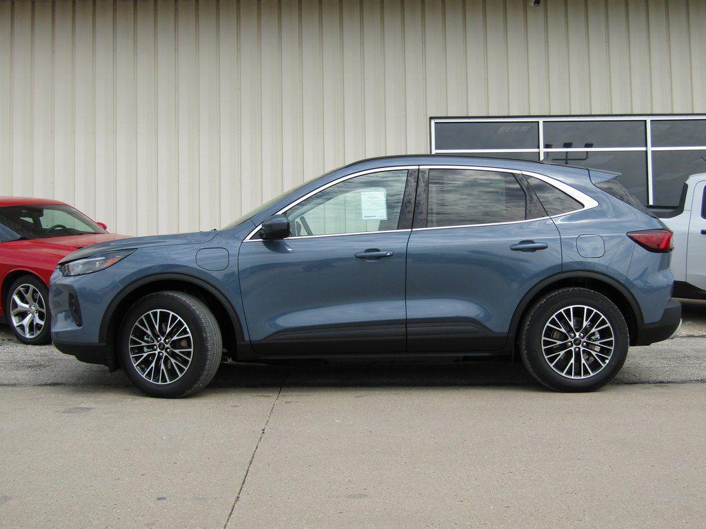 new 2025 Ford Escape PHEV car, priced at $39,991