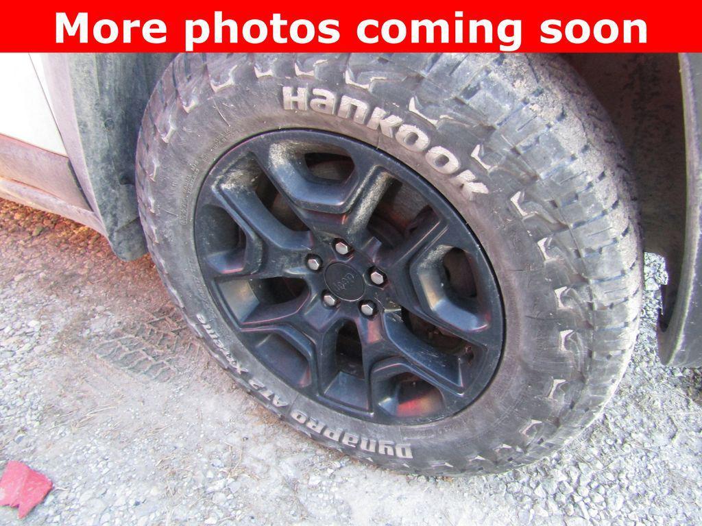 used 2020 Jeep Cherokee car, priced at $17,000