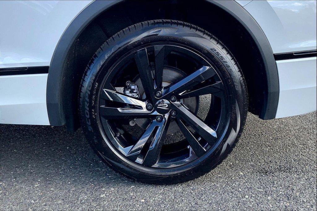 used 2024 Volkswagen Tiguan car, priced at $25,990