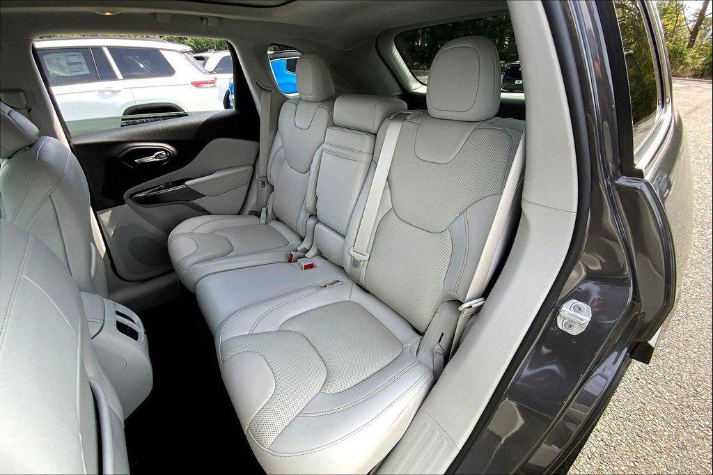 used 2019 Jeep Cherokee car, priced at $19,990