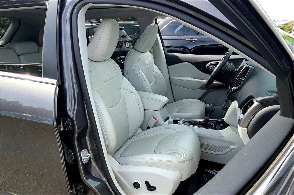 used 2019 Jeep Cherokee car, priced at $19,990