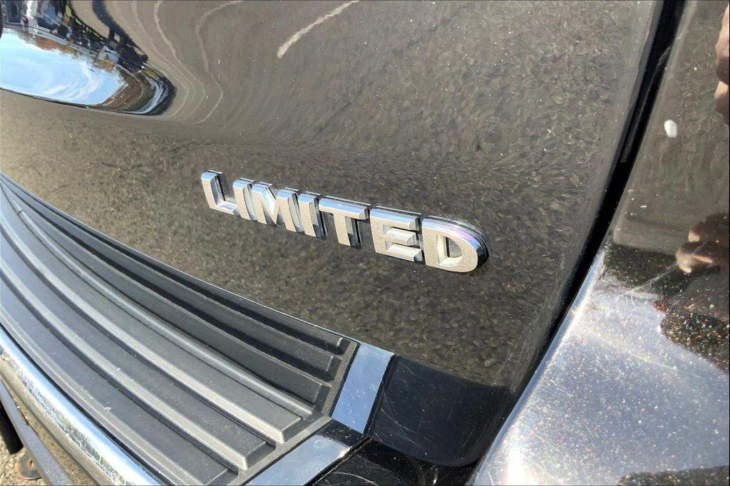 used 2021 Jeep Grand Cherokee car, priced at $17,995