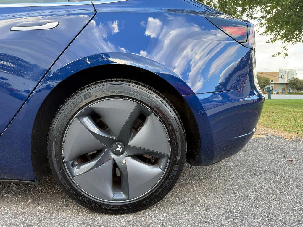2018 Deep Blue Metallic Tesla Model 3