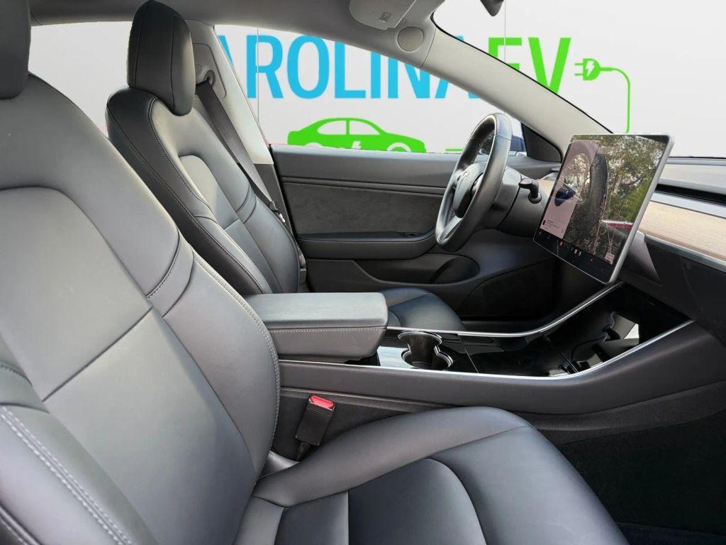 2018 Deep Blue Metallic Tesla Model 3