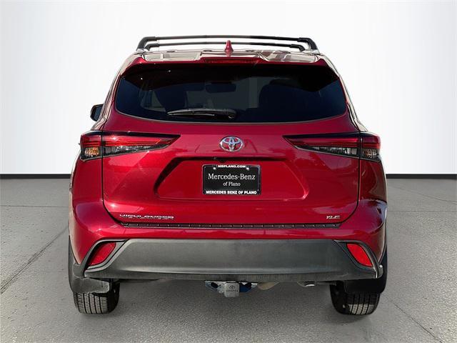 used 2022 Toyota Highlander car, priced at $33,500