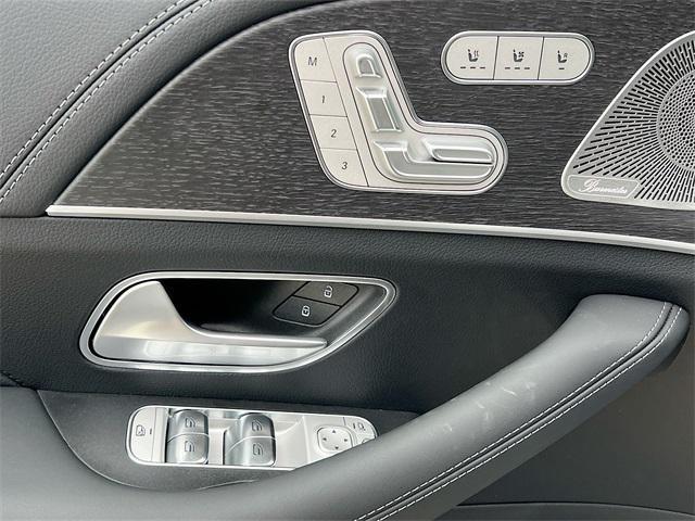 new 2025 Mercedes-Benz GLS 580 car, priced at $125,650