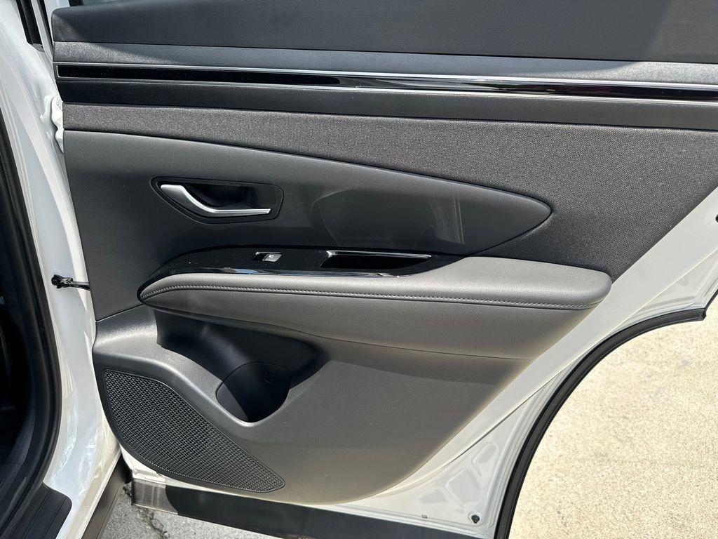 used 2024 Hyundai TUCSON Hybrid car, priced at $34,000