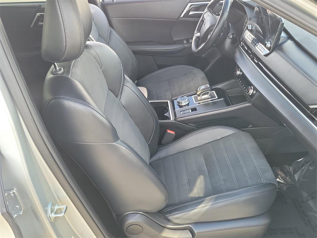 used 2024 Mitsubishi Outlander car, priced at $24,296