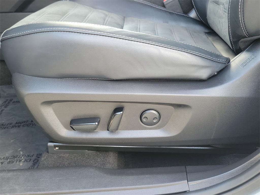 used 2024 Mitsubishi Outlander car, priced at $24,296