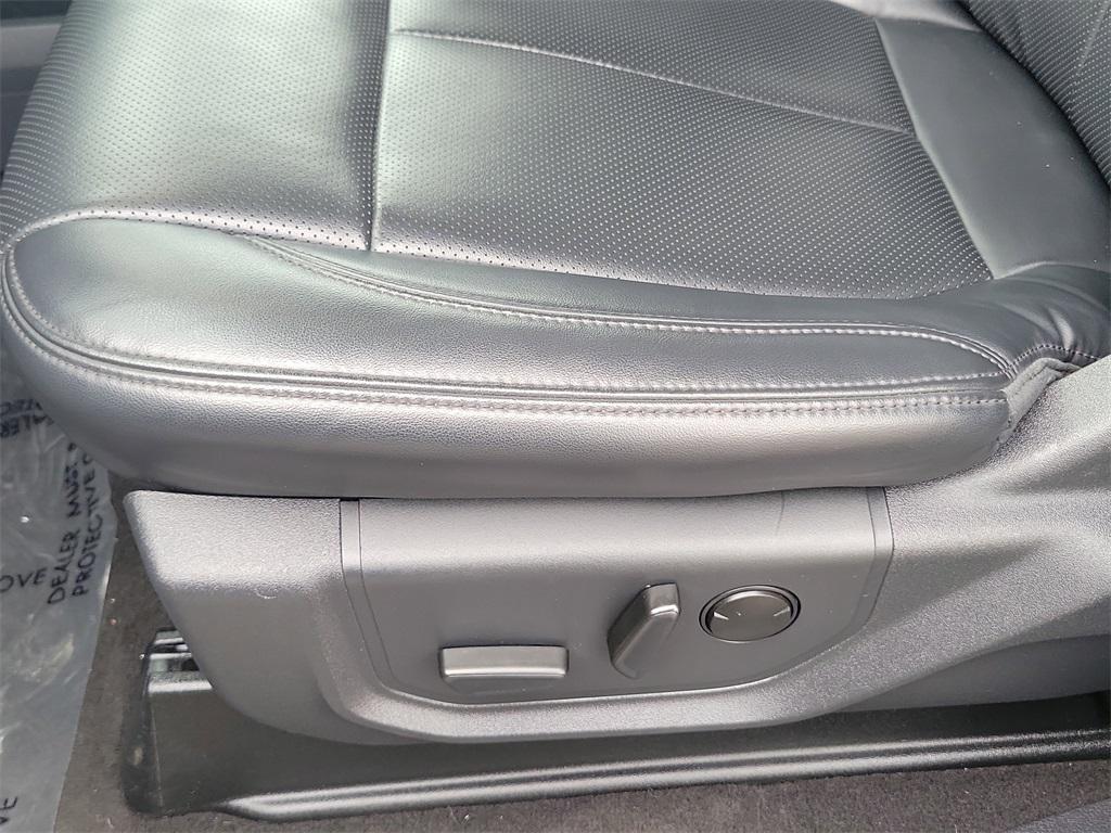 used 2024 Ford Expedition car, priced at $41,130