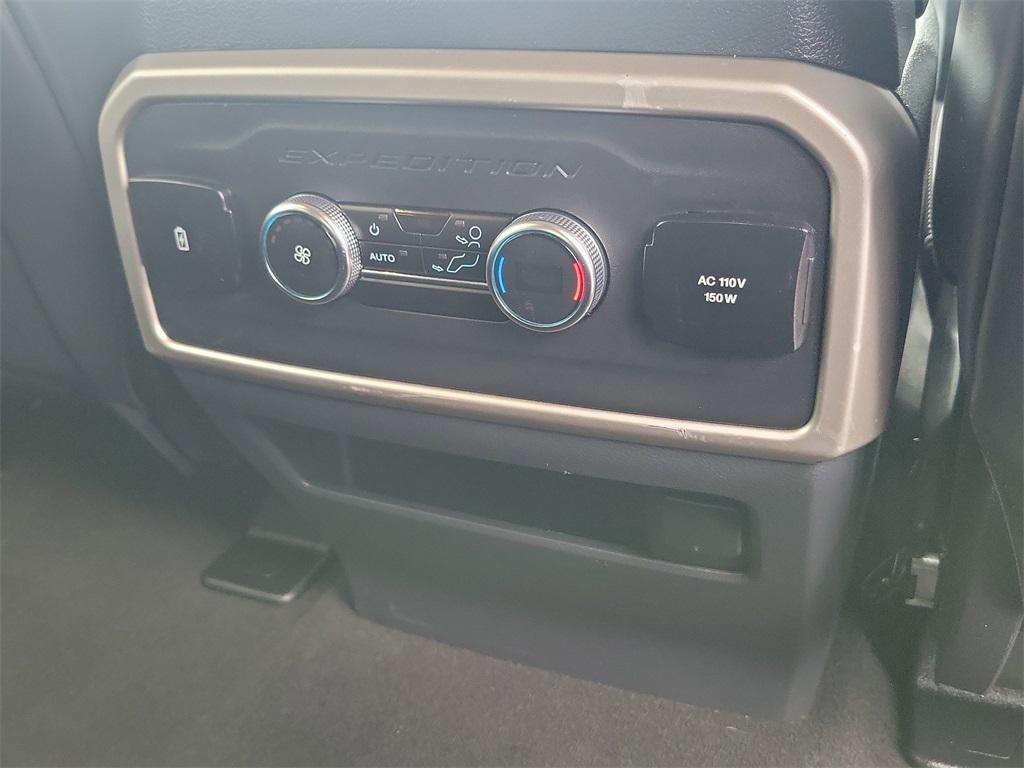 used 2024 Ford Expedition car, priced at $41,130
