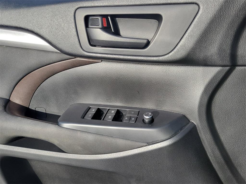 used 2017 Toyota Highlander car, priced at $19,835