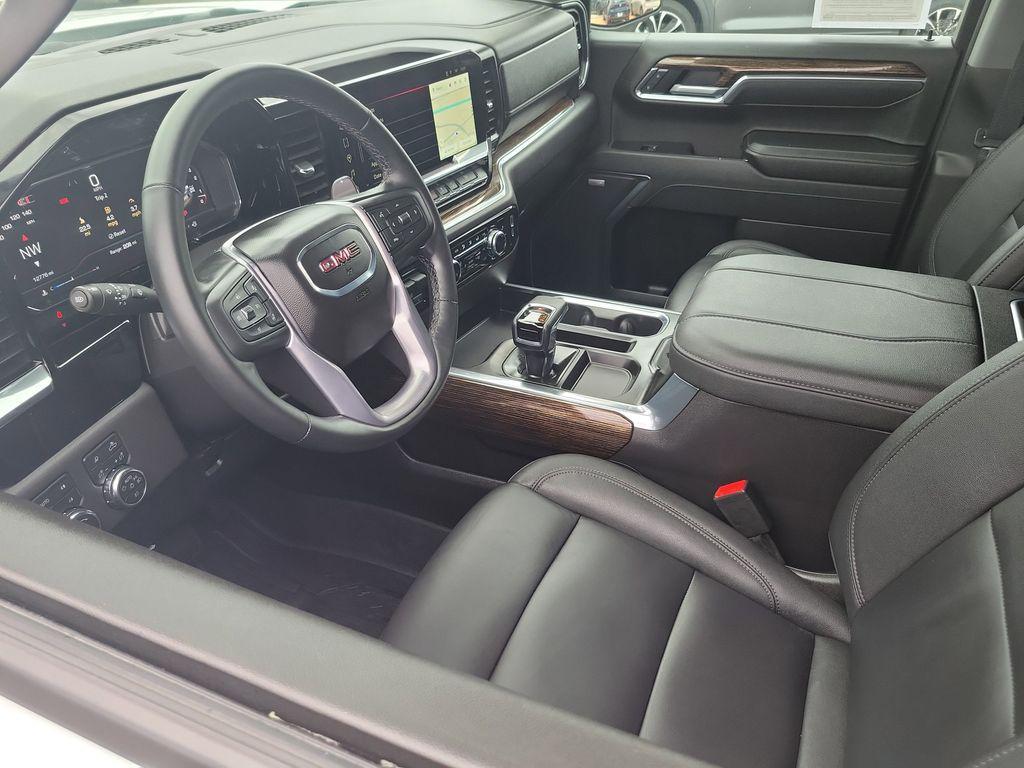 used 2025 GMC Sierra 1500 car, priced at $50,977