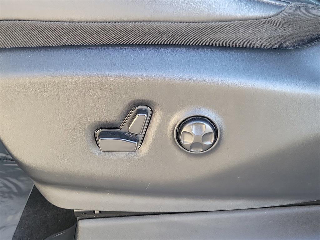 used 2023 Chrysler Pacifica car, priced at $22,313