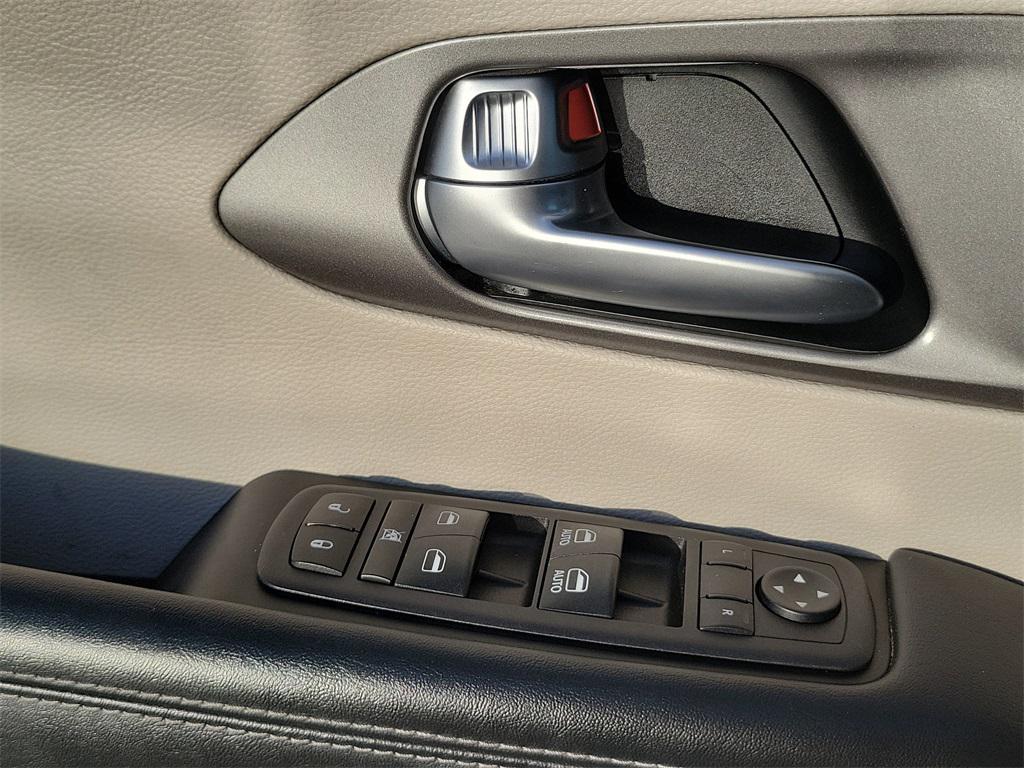 used 2023 Chrysler Pacifica car, priced at $22,313