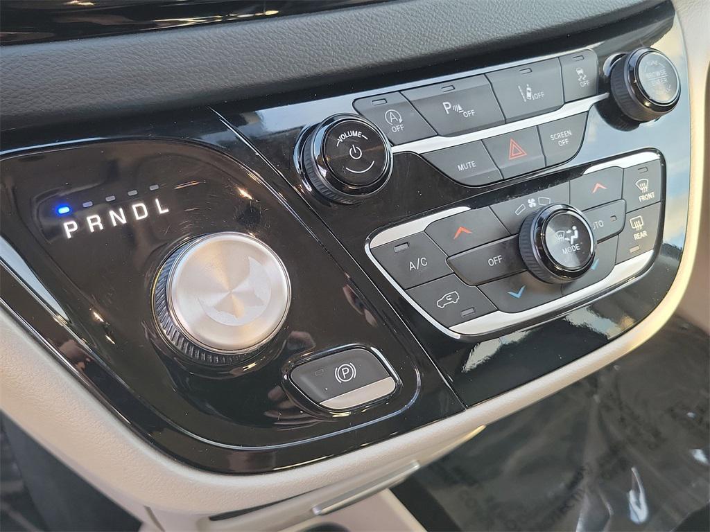 used 2023 Chrysler Pacifica car, priced at $22,313