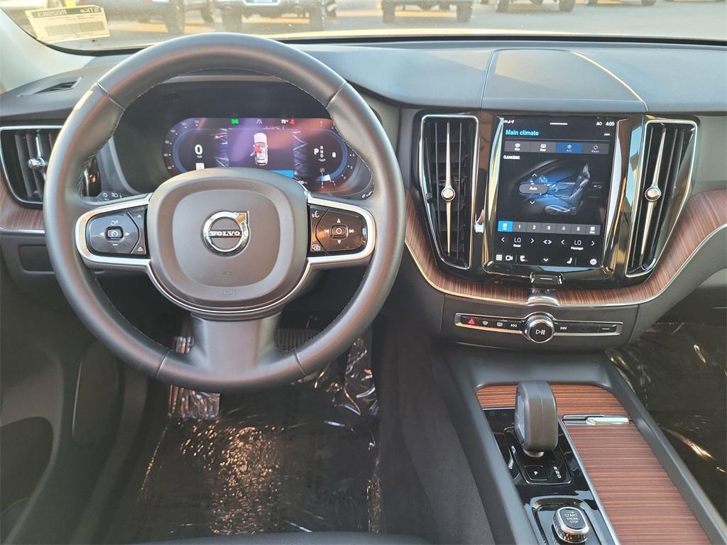 used 2023 Volvo XC60 car, priced at $28,164