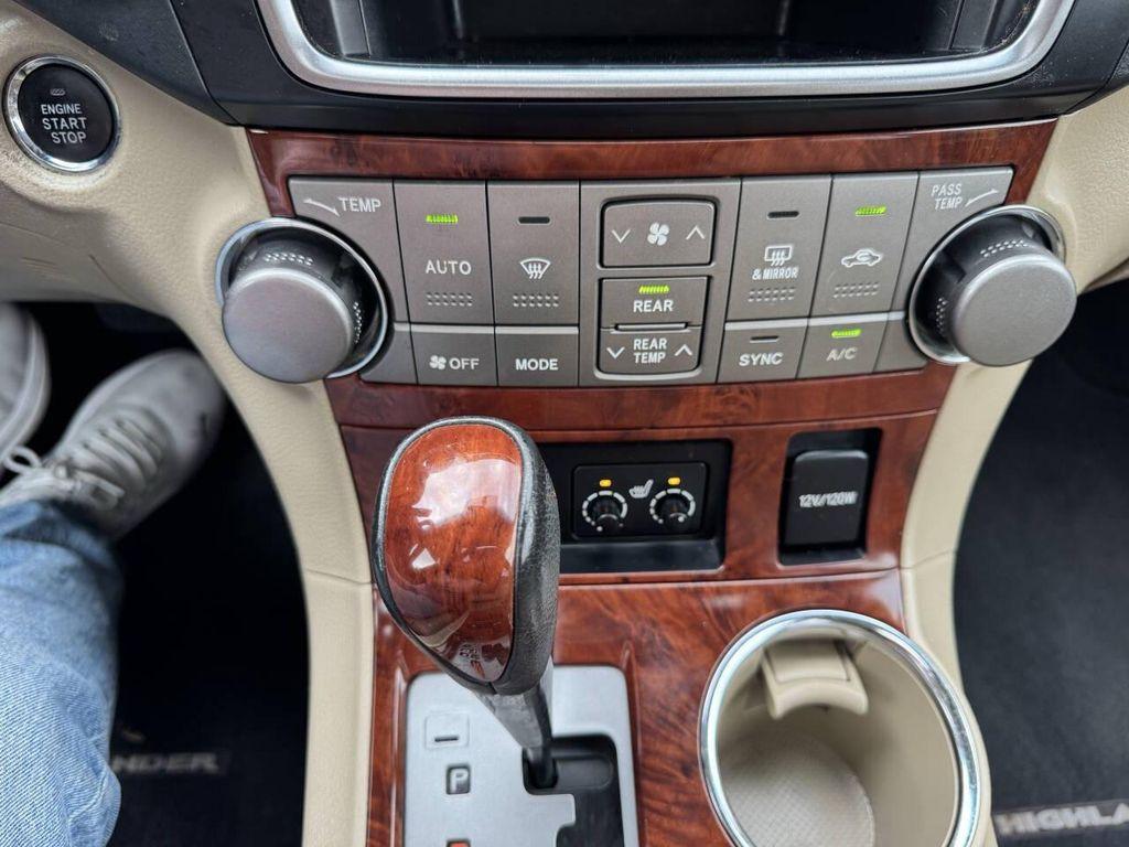 used 2013 Toyota Highlander car, priced at $9,795