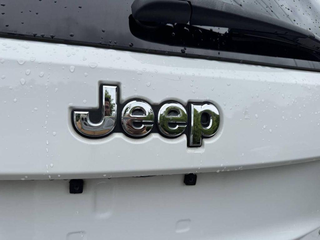 used 2015 Jeep Grand Cherokee car, priced at $11,995