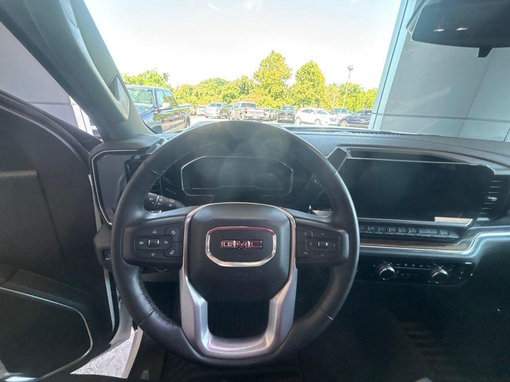 used 2023 GMC Sierra 1500 car, priced at $39,900
