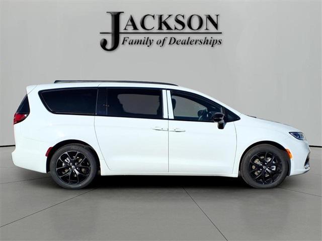 new 2026 Chrysler Pacifica car, priced at $54,500