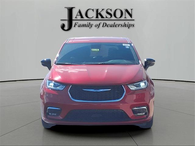 new 2026 Chrysler Pacifica car, priced at $43,500