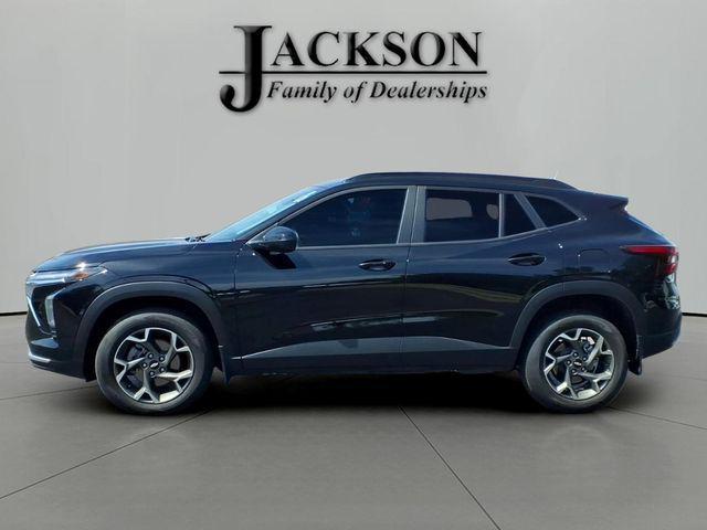 used 2025 Chevrolet Trax car, priced at $21,840
