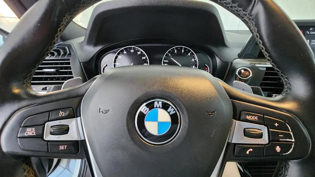 BMW X3 view 32