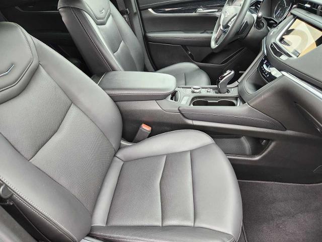 used 2025 Cadillac XT5 car, priced at $36,977