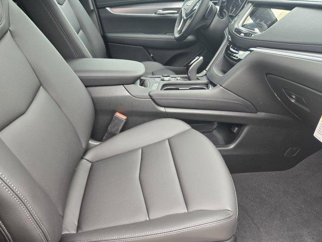 new 2025 Cadillac XT5 car, priced at $46,415