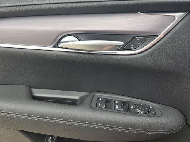 new 2025 Cadillac XT5 car, priced at $46,415