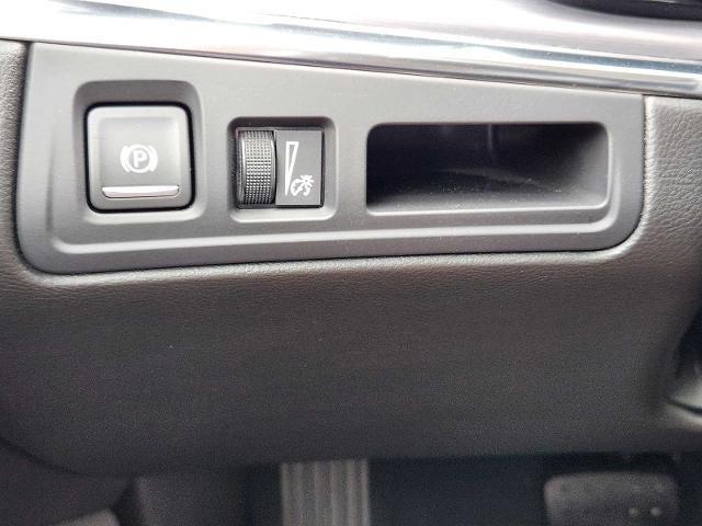 used 2019 Cadillac XT5 car, priced at $17,752