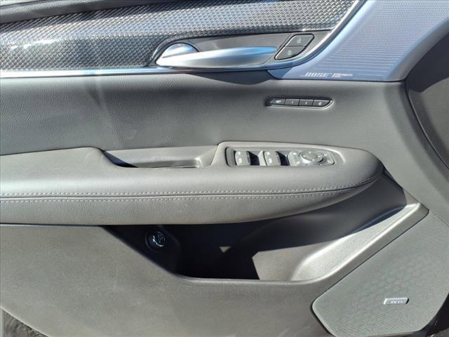 new 2025 Cadillac XT5 car, priced at $54,588