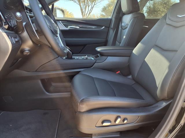 new 2025 Cadillac XT5 car, priced at $54,588