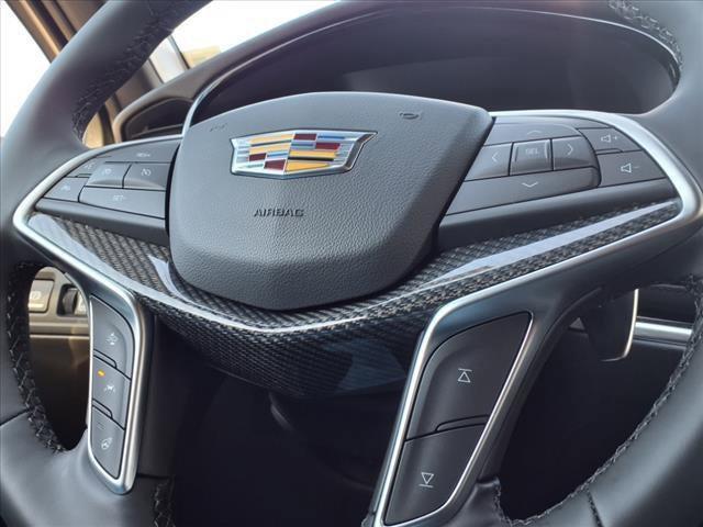 new 2025 Cadillac XT5 car, priced at $54,588