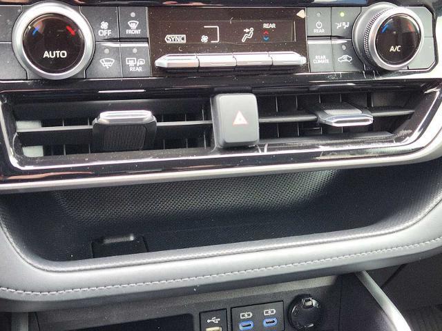 used 2022 Toyota Highlander car, priced at $28,977