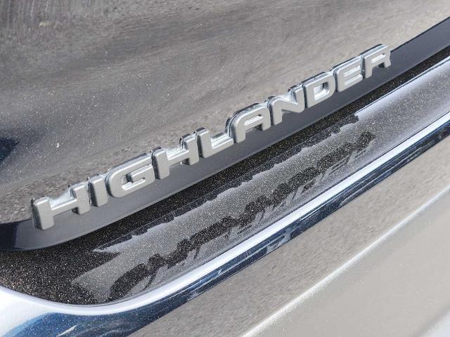 used 2022 Toyota Highlander car, priced at $28,977