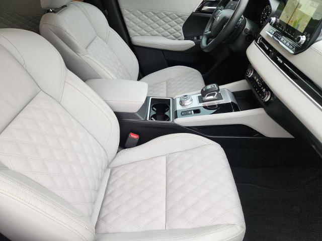 used 2024 Mitsubishi Outlander car, priced at $26,552