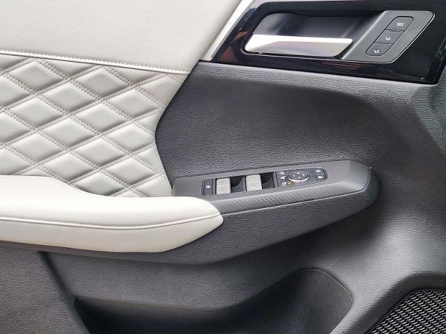 used 2024 Mitsubishi Outlander car, priced at $26,552