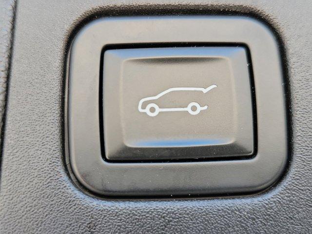 used 2020 Cadillac XT5 car, priced at $19,250