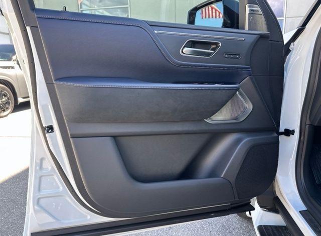 new 2026 INFINITI QX80 car, priced at $95,525