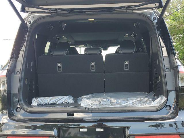 new 2025 INFINITI QX80 car, priced at $98,000