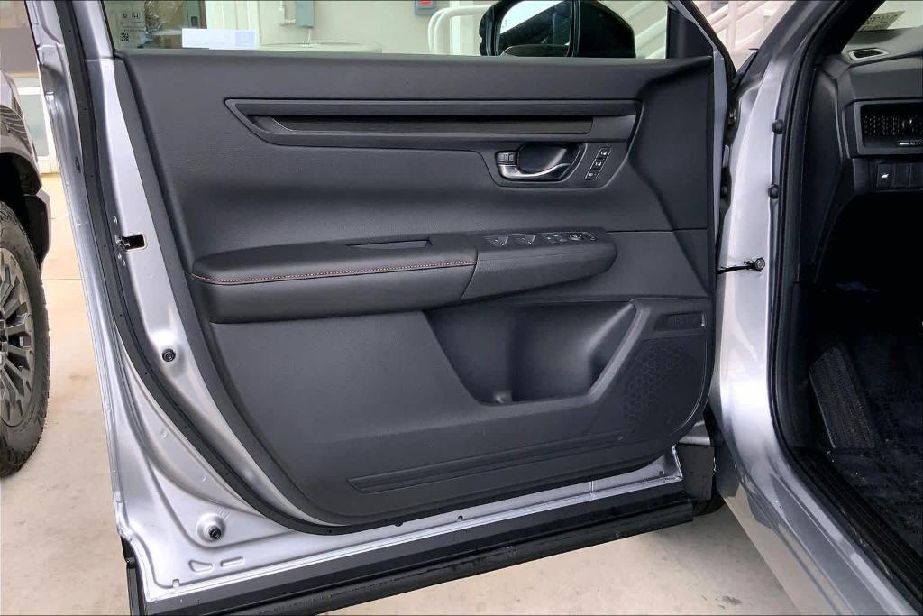 new 2026 Honda CR-V Hybrid car, priced at $39,028