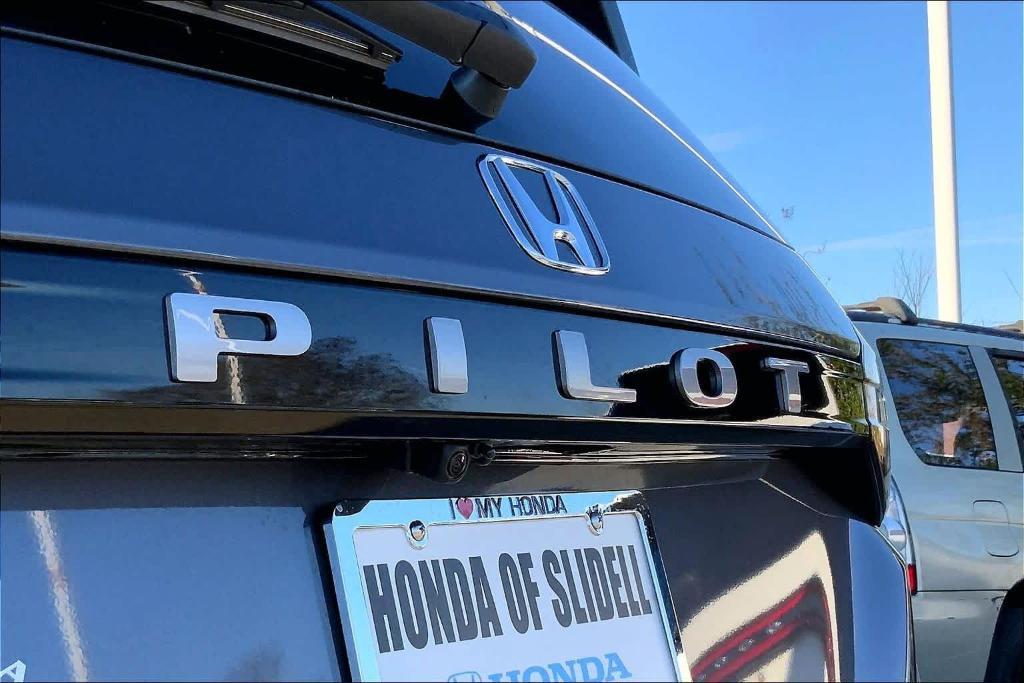 new 2026 Honda Pilot car, priced at $45,990